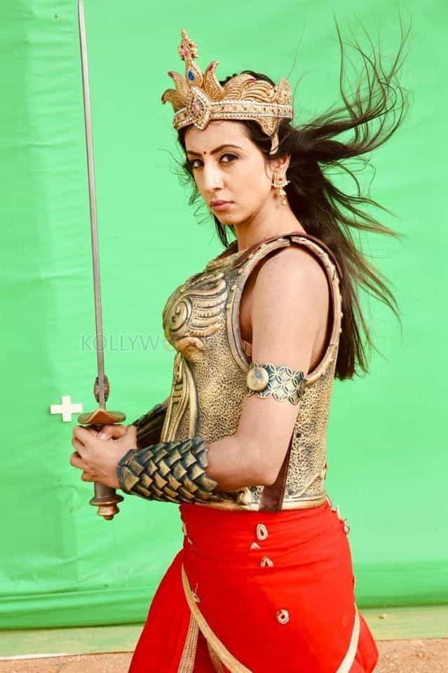 Kannada Actress Sanjjanaa Pictures 11