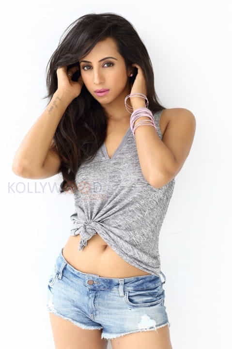 Kannada Actress Sanjjanaa Sexy Latest Photos 12