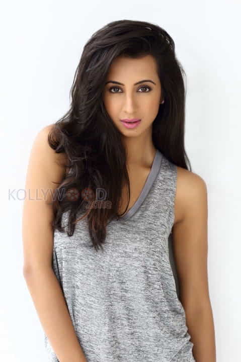 Kannada Actress Sanjjanaa Sexy Latest Photos 13