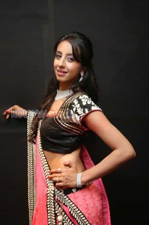 Kannada Beauty Sanjana Pictures 05