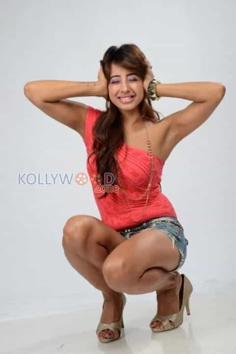 Kannada Film Actress Sanjana Sexy Photos 19