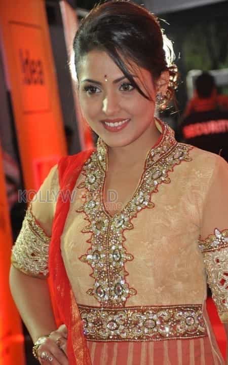 Madhu Shalini At Mirchi Music Awards Photos 05