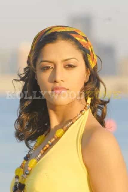 Mamta Mohandas Sexy Stills 09