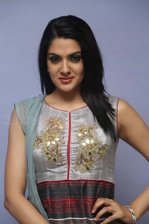 Sakshi Chaudhary New Pics 06