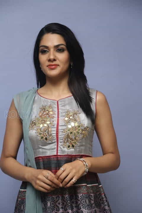 Sakshi Chaudhary New Pics 09