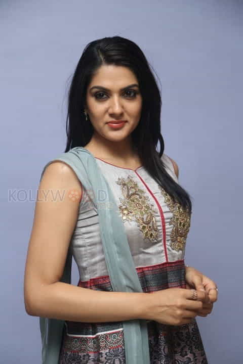 Sakshi Chaudhary New Pics 12