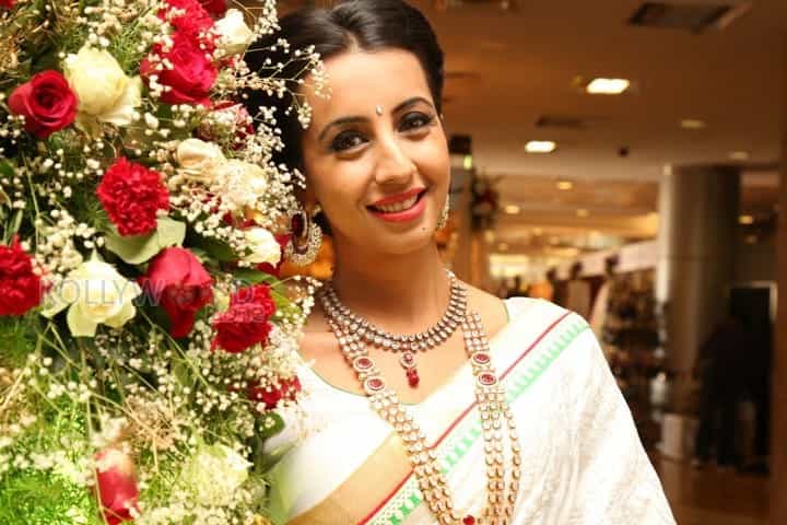 Sanjjanaa Galrani At Hi Life Expo Photos 16