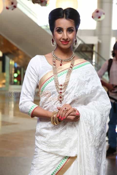 Sanjjanaa Galrani At Hi Life Expo Photos 29