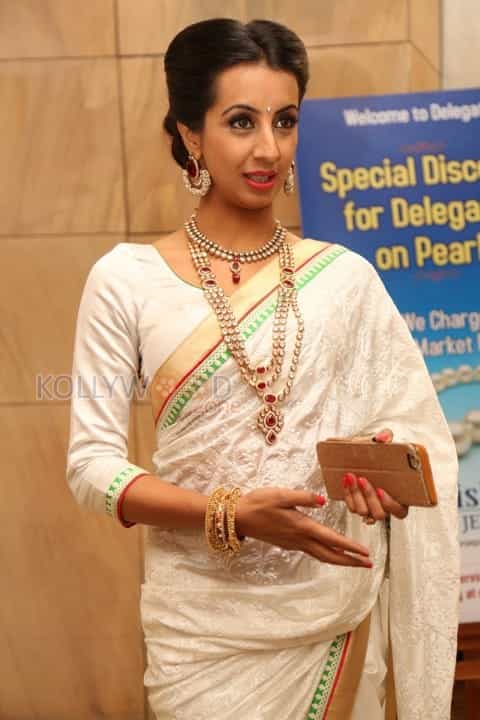 Sanjjanaa Galrani At Hi Life Expo Photos 30