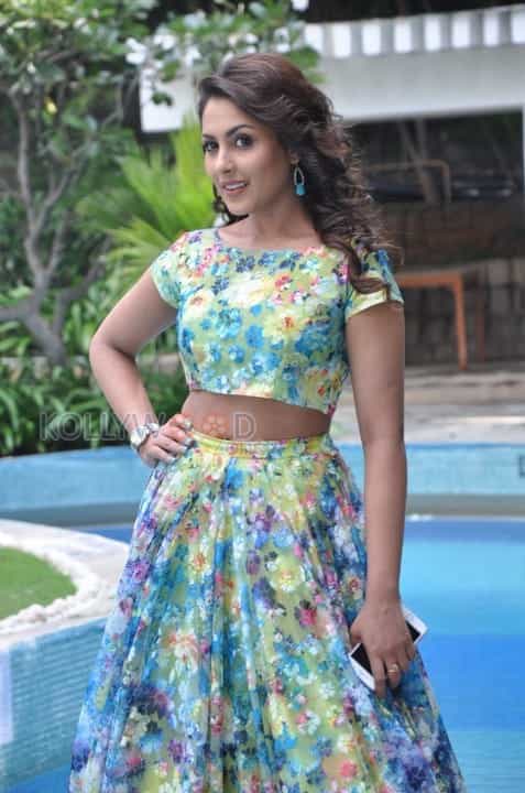 Sexy And Beautiful Actress Madhu Shalini Photoshoot Stills 03