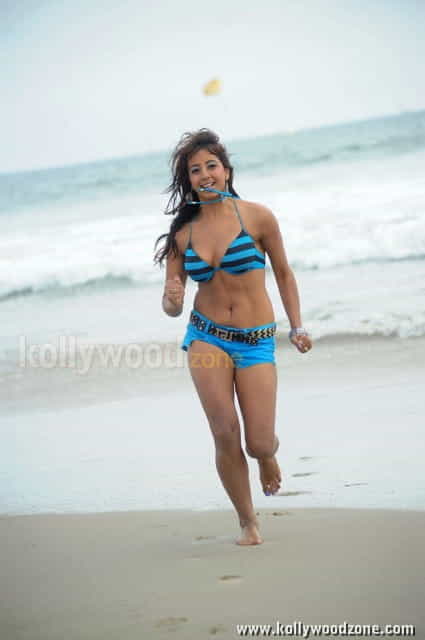 Sexy Kannada Actress Sanjana Hot Pictures 26