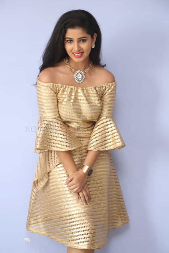 Telugu Actress Pavani New Photoshoot Stills 40