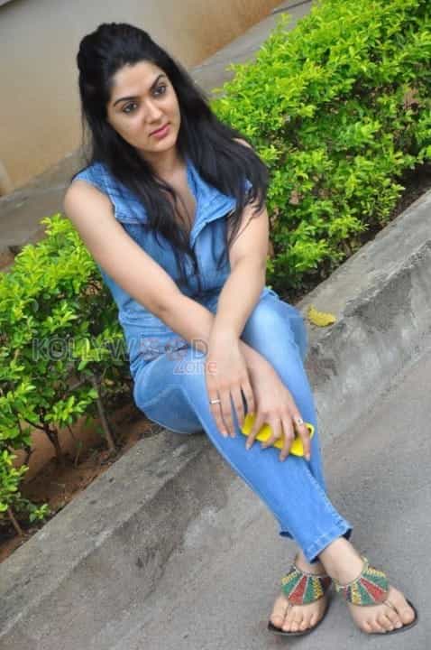 Telugu Actress Sakshi Choudhary Stills 37