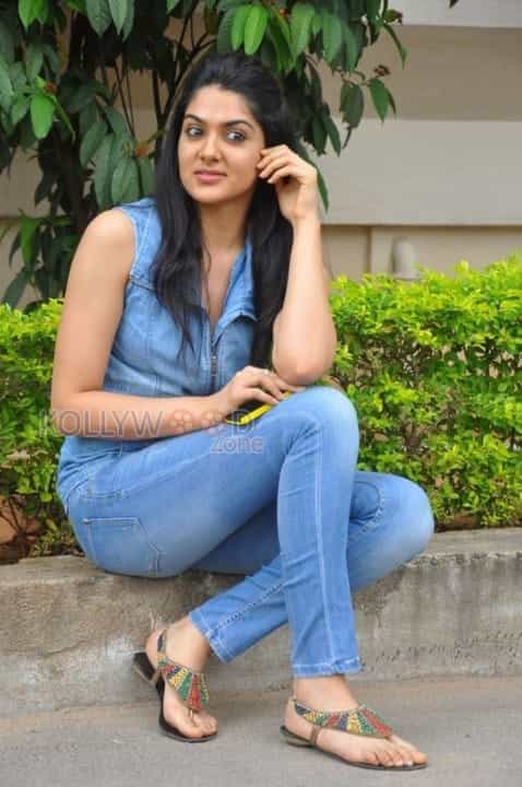 Telugu Actress Sakshi Choudhary Stills 75