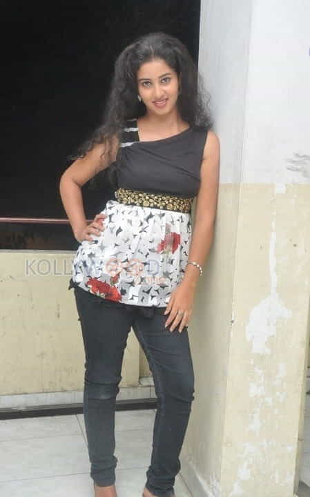 Tolly Actress Pavani Photos 05