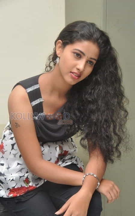 Tolly Actress Pavani Photos 09