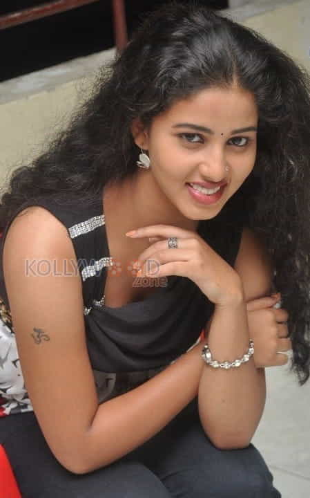 Tolly Actress Pavani Photos 18