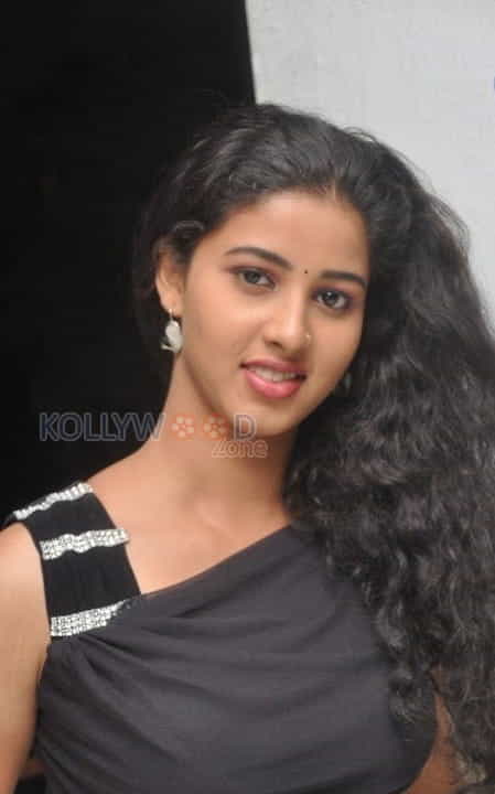 Tolly Actress Pavani Photos 20