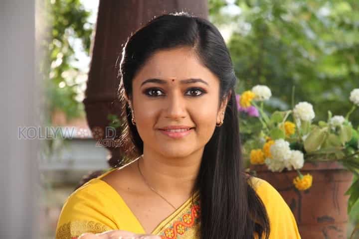 Aranmanai 2 Heroine Poonam Bajwa Photos 21