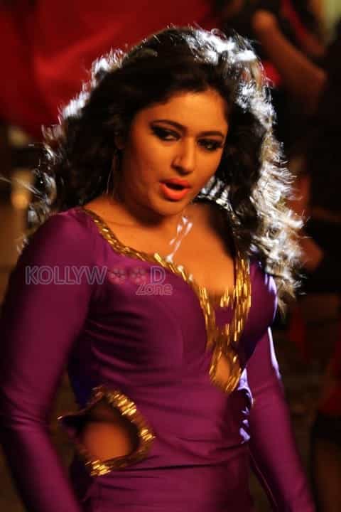 Aranmanai 2 Heroine Poonam Bajwa Sexy Photos 70