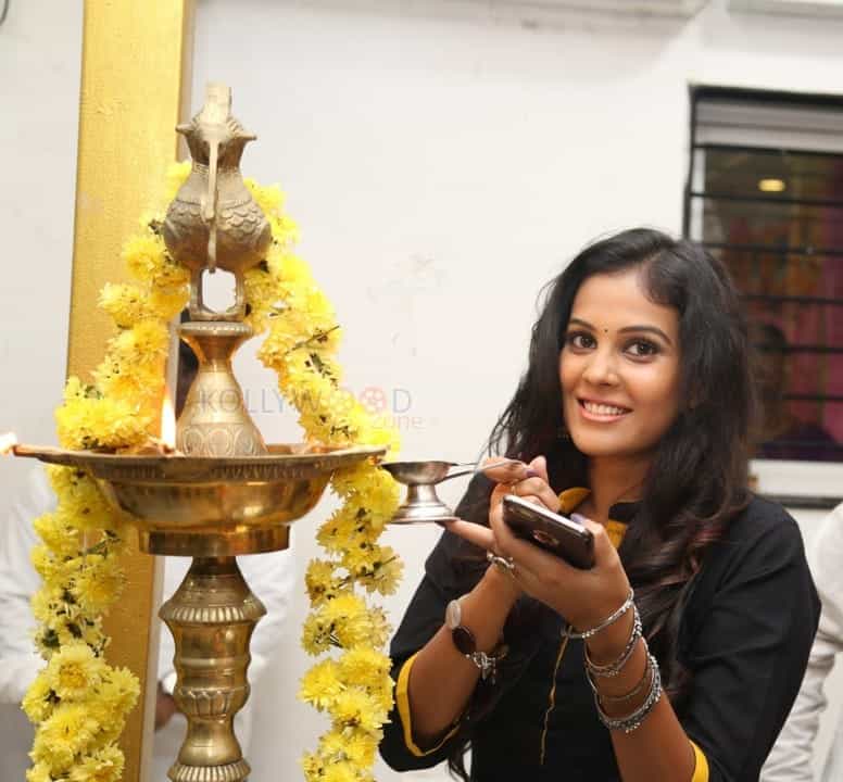 Karichoru Movie Heroine Chandini Photos 03