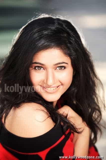 Poonam Bajwa Hot Pictures 06