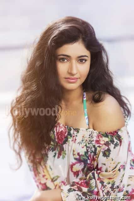 Poonam Bajwa Sexy New Pictures 14