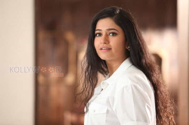 Romeo Juliet Poonam Bajwa Photos 02