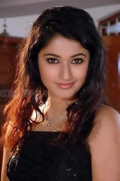 South Actress Poonam Bajwa Sexy Photos 11