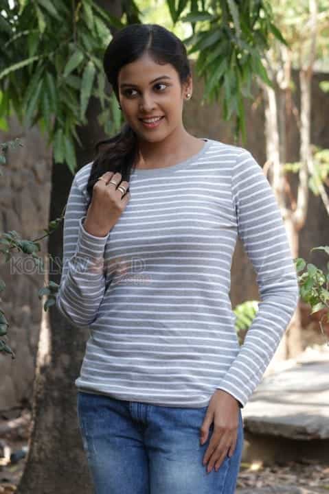 Tamil Actress Chandini Photos 13