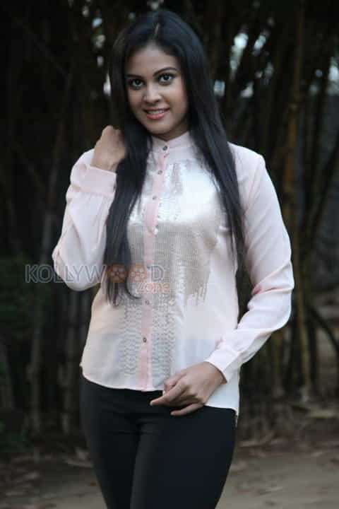 Tamil Telugu Actress Chandini Photos 05