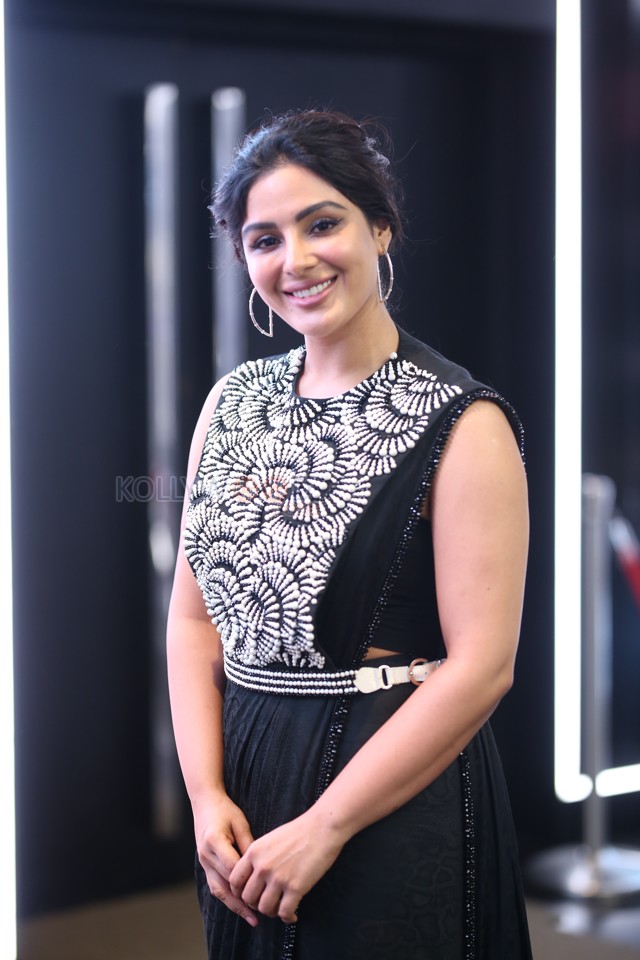 Actess Samyuktha Menon at Pottel Trailer Launch Event Pictures 08