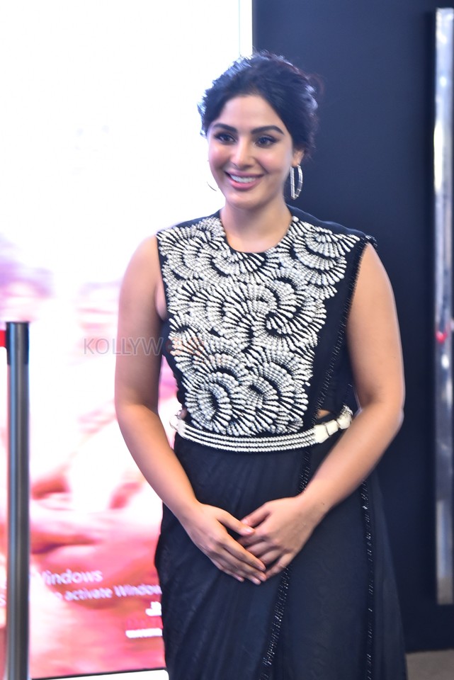 Actess Samyuktha Menon at Pottel Trailer Launch Event Pictures 14