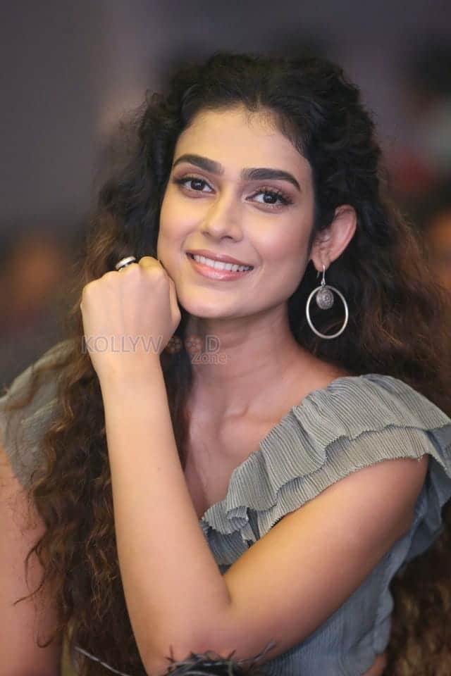 Actress Aakanksha Singh At Devdas Music Party Photos 07