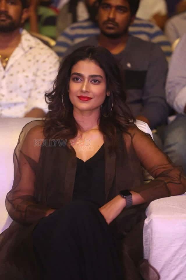 Actress Aakanksha Singh At Pailwaan Movie Pre Release Event Photos 10