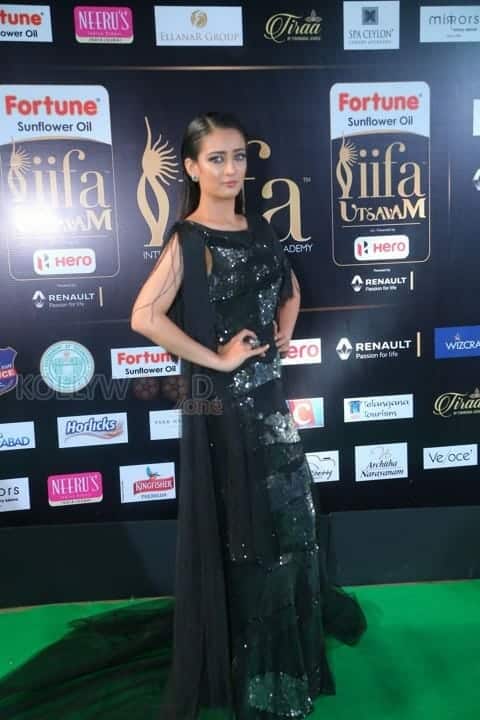 Actress Akshara Haasan At Iifa Utsavam 2017 Photos 12