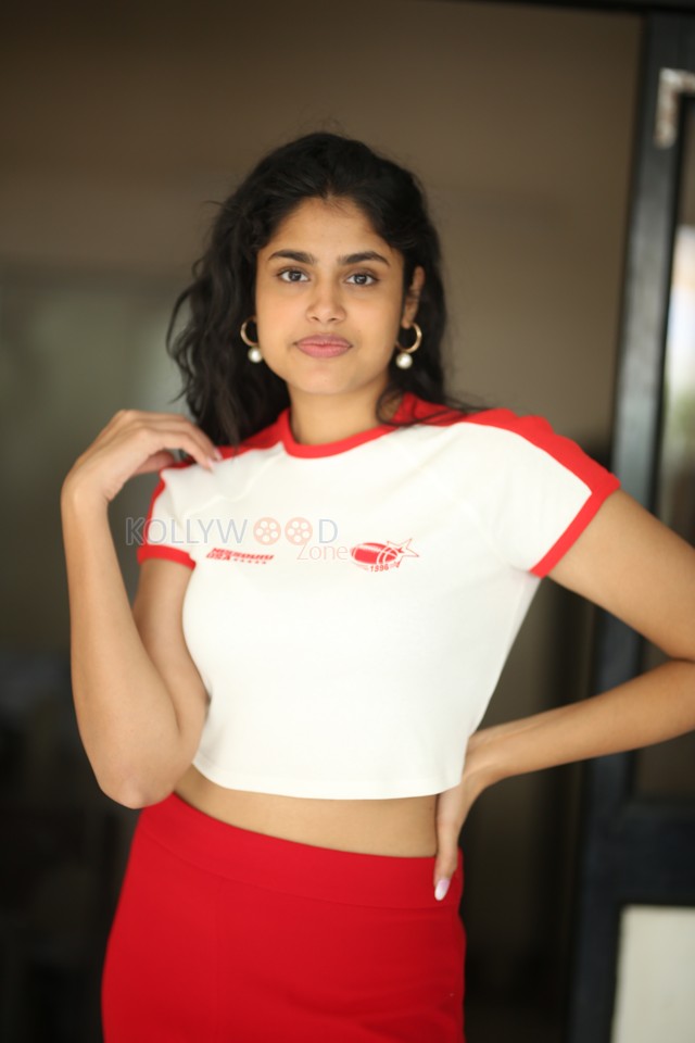 Actress Faria Abdullah at Mathu Vadalara 2 Interview Photos 33