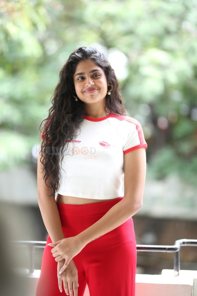 Actress Faria Abdullah at Mathu Vadalara 2 Interview Photos 41