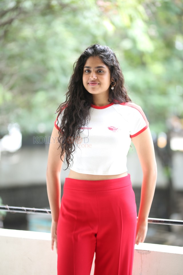 Actress Faria Abdullah at Mathu Vadalara 2 Interview Photos 42