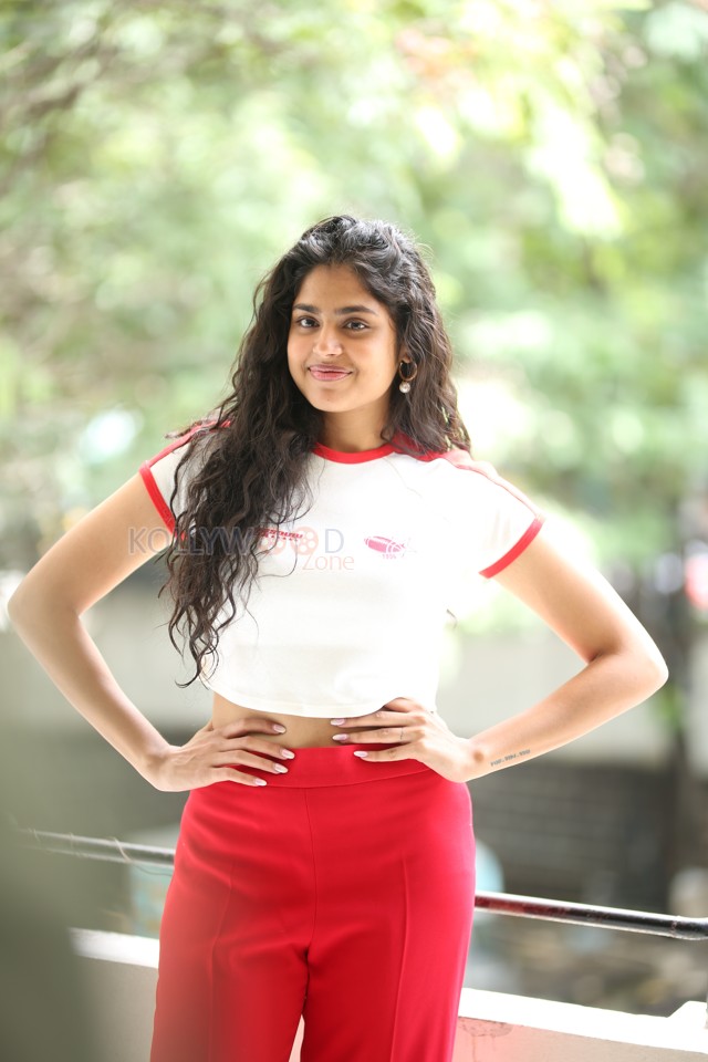 Actress Faria Abdullah at Mathu Vadalara 2 Interview Photos 44