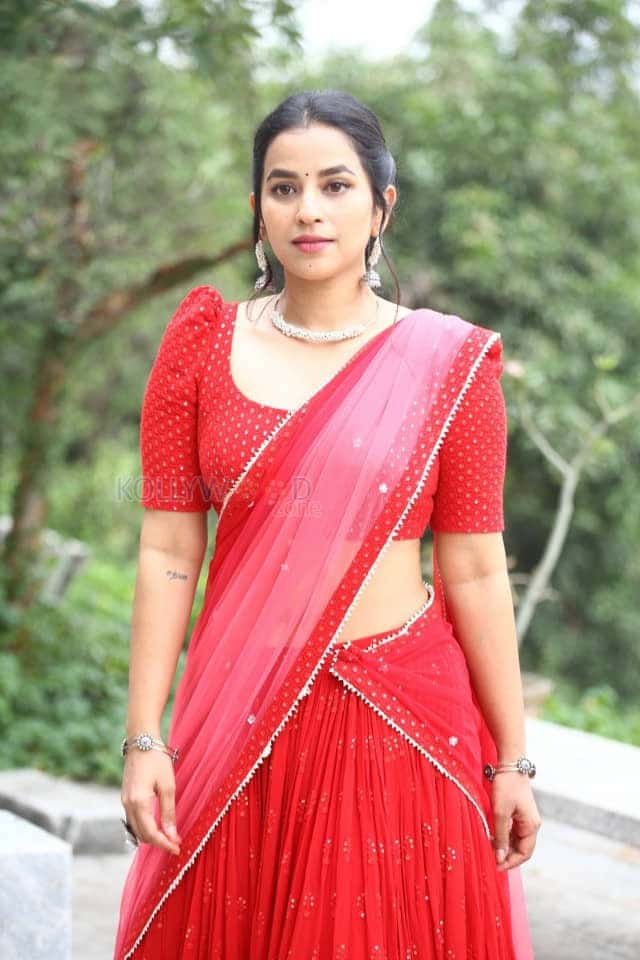 Actress Komalee Prasad at Sasivadane Movie Opening Pictures 01