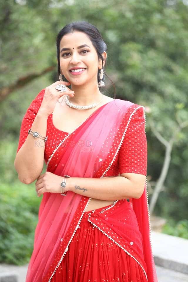 Actress Komalee Prasad at Sasivadane Movie Opening Pictures 02