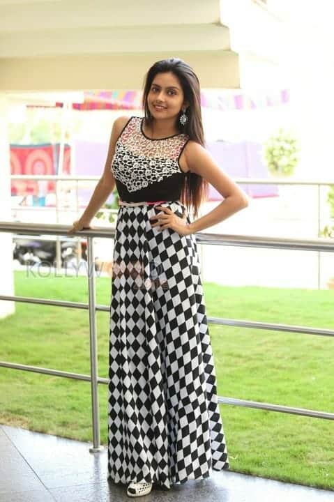 Actress Mahima Nambiar Photoshoot Stills 19