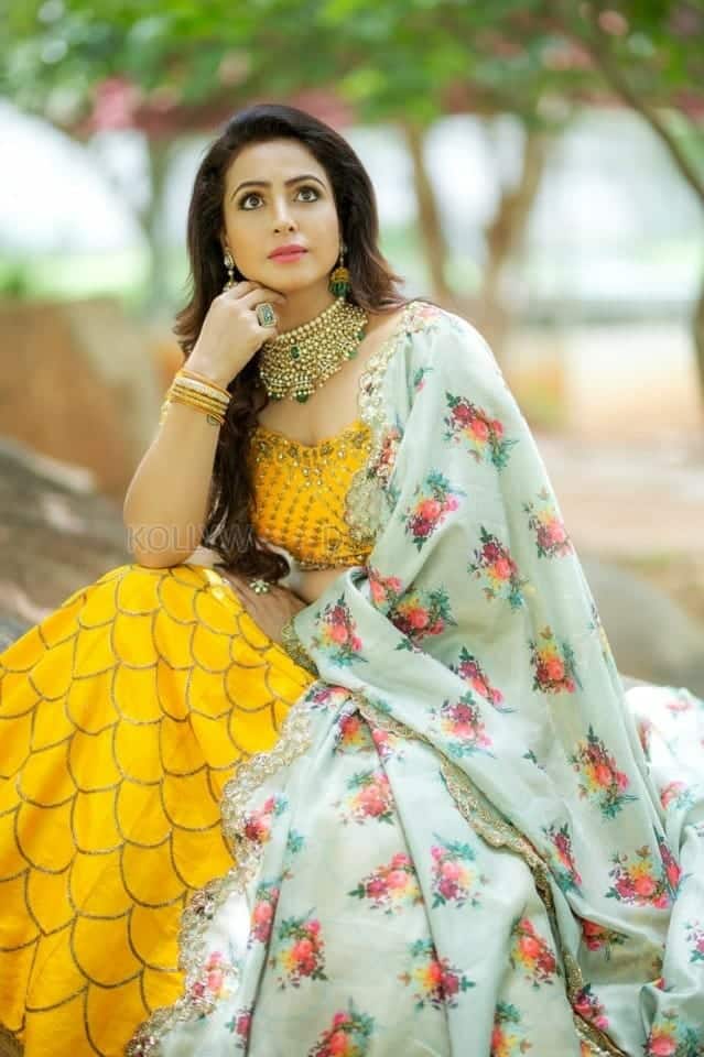 Actress Nandini Rai Sexy Hot Photoshoot Pictures 01