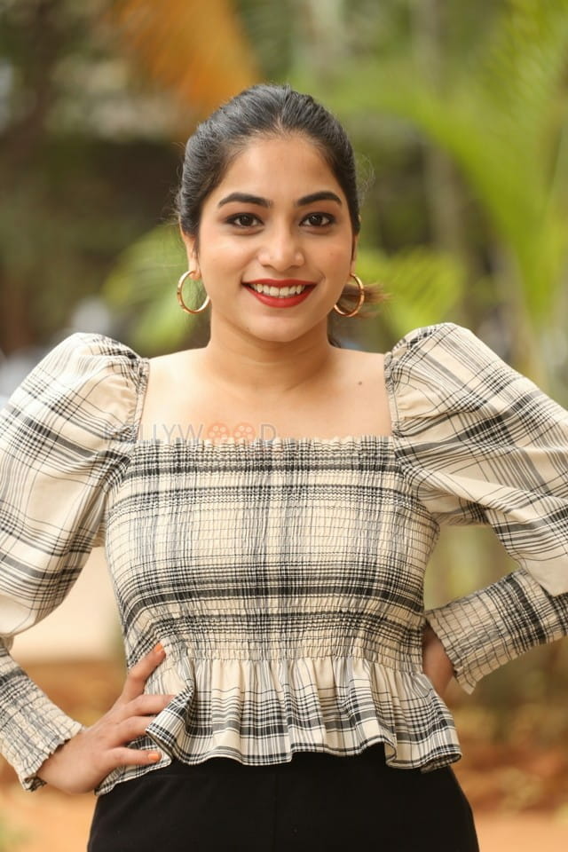 Actress Punarnavi Bhupalam At Oka Chinna Viramam Press Meet Photos 18