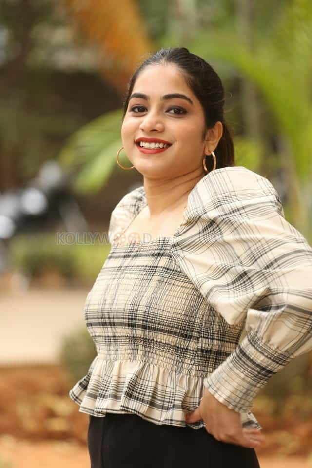 Actress Punarnavi Bhupalam At Oka Chinna Viramam Press Meet Photos 19