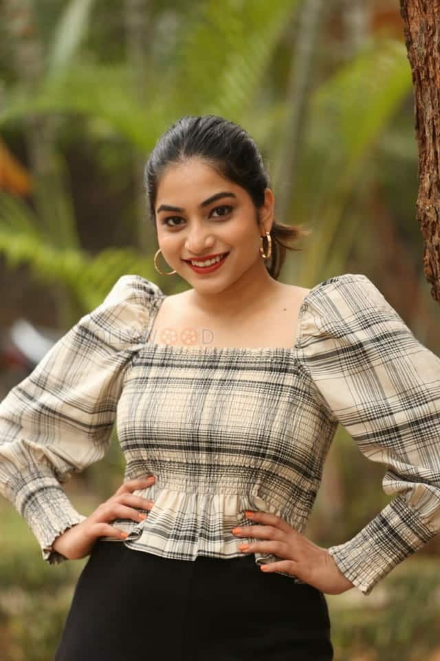 Actress Punarnavi Bhupalam At Oka Chinna Viramam Press Meet Photos 35