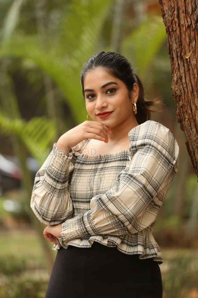 Actress Punarnavi Bhupalam At Oka Chinna Viramam Press Meet Photos 37