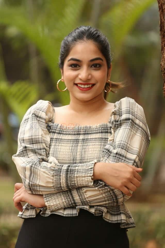 Actress Punarnavi Bhupalam At Oka Chinna Viramam Press Meet Photos 41