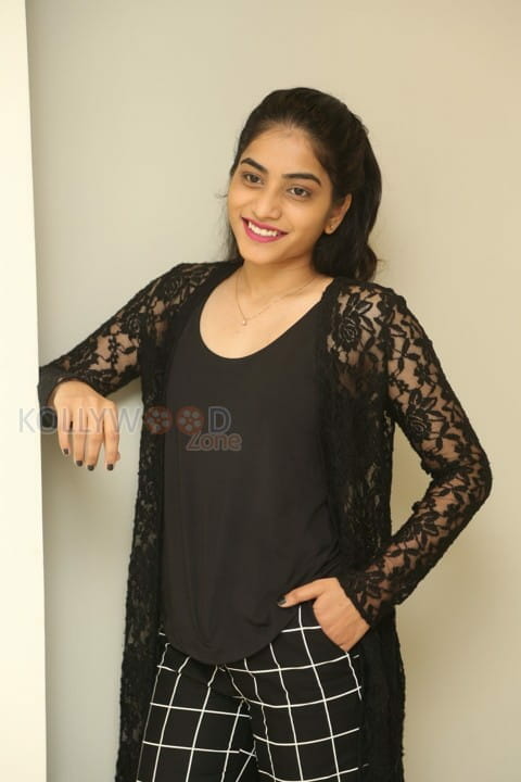 Actress Punarnavi Bhupalam New Photos 02